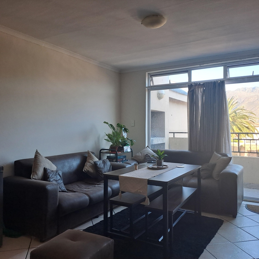 2 Bedroom Property for Sale in Whispering Pines Western Cape